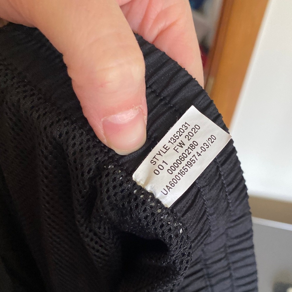 Under Armour Mens Vital Woven Workout Pant XL Black Loose Fit Ankle Zip Athletic - Picture 6 of 6